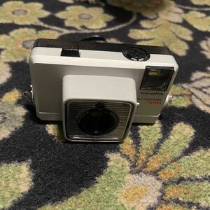 Minolta Autopak 550 Silver Camera